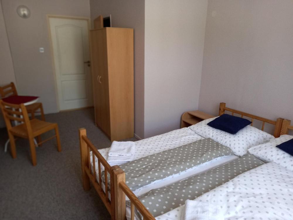 Hotel Koruna Penzion Teplice nad Metují Zewnętrze zdjęcie