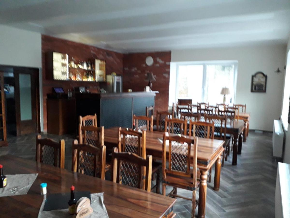 Hotel Koruna Penzion Teplice nad Metují Zewnętrze zdjęcie