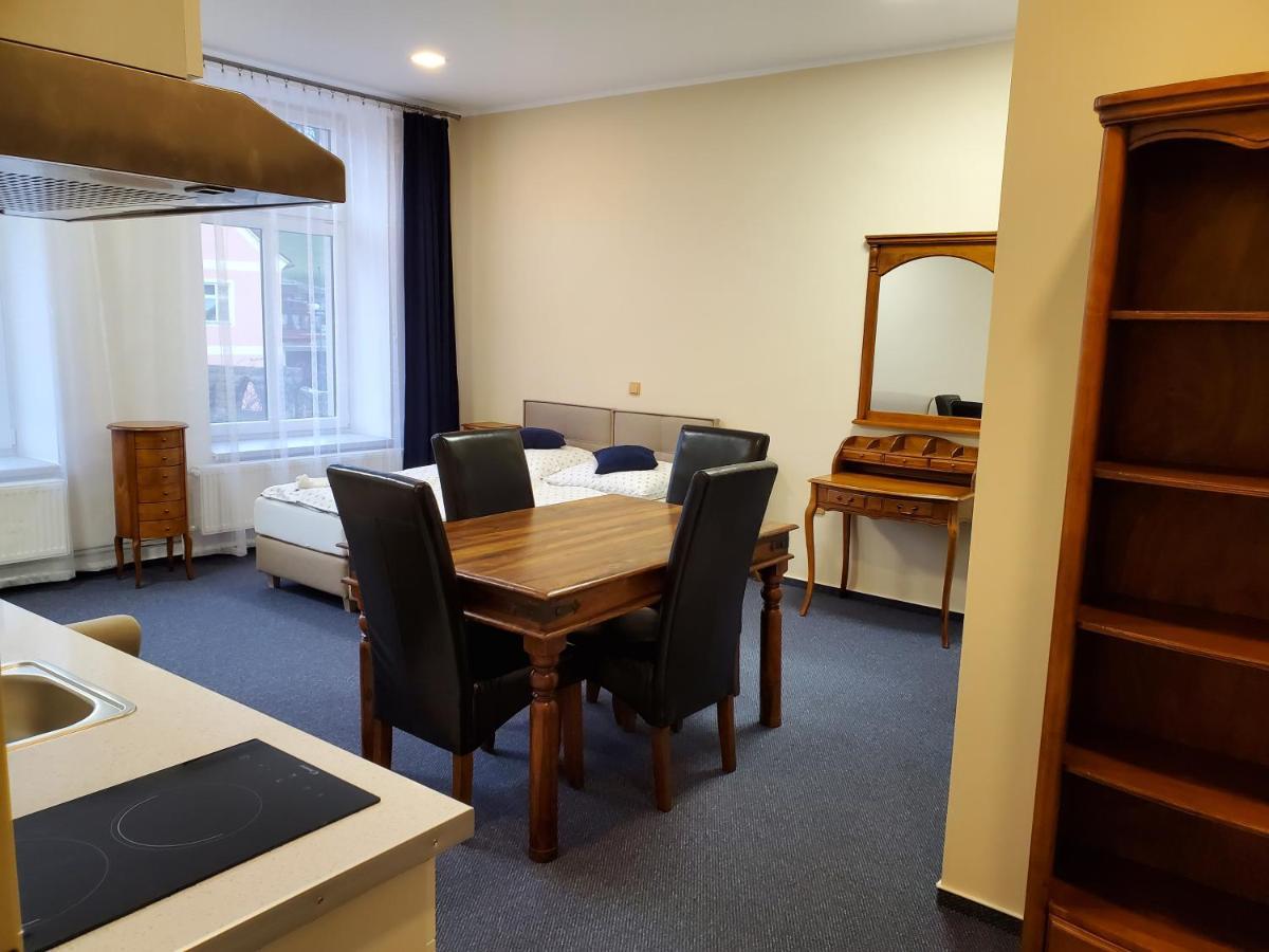 Hotel Koruna Penzion Teplice nad Metují Zewnętrze zdjęcie