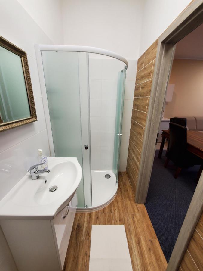 Hotel Koruna Penzion Teplice nad Metují Zewnętrze zdjęcie
