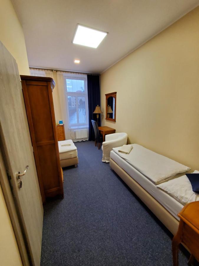 Hotel Koruna Penzion Teplice nad Metují Zewnętrze zdjęcie